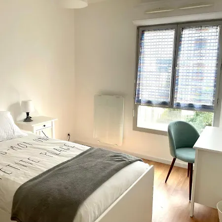 Apartment Superbe 3 Pieces Face Gare Tgv / Rer De